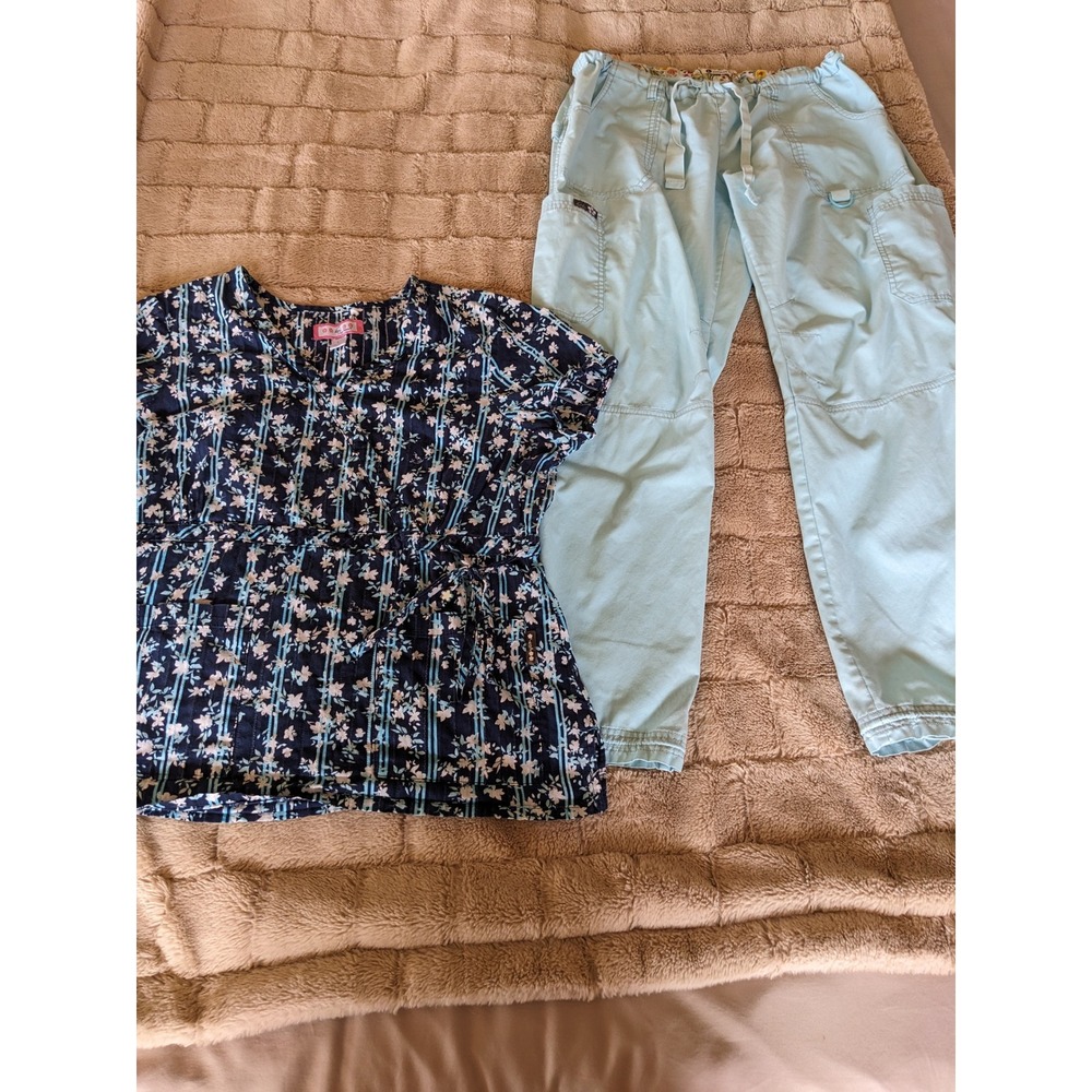 Koi by Kathy Peterson Women Scrub Set Navy Floral Top Light Blue Cargo Pants L